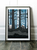 Postern Forest består av en skogsvy med björk och tall i svart och vitt.